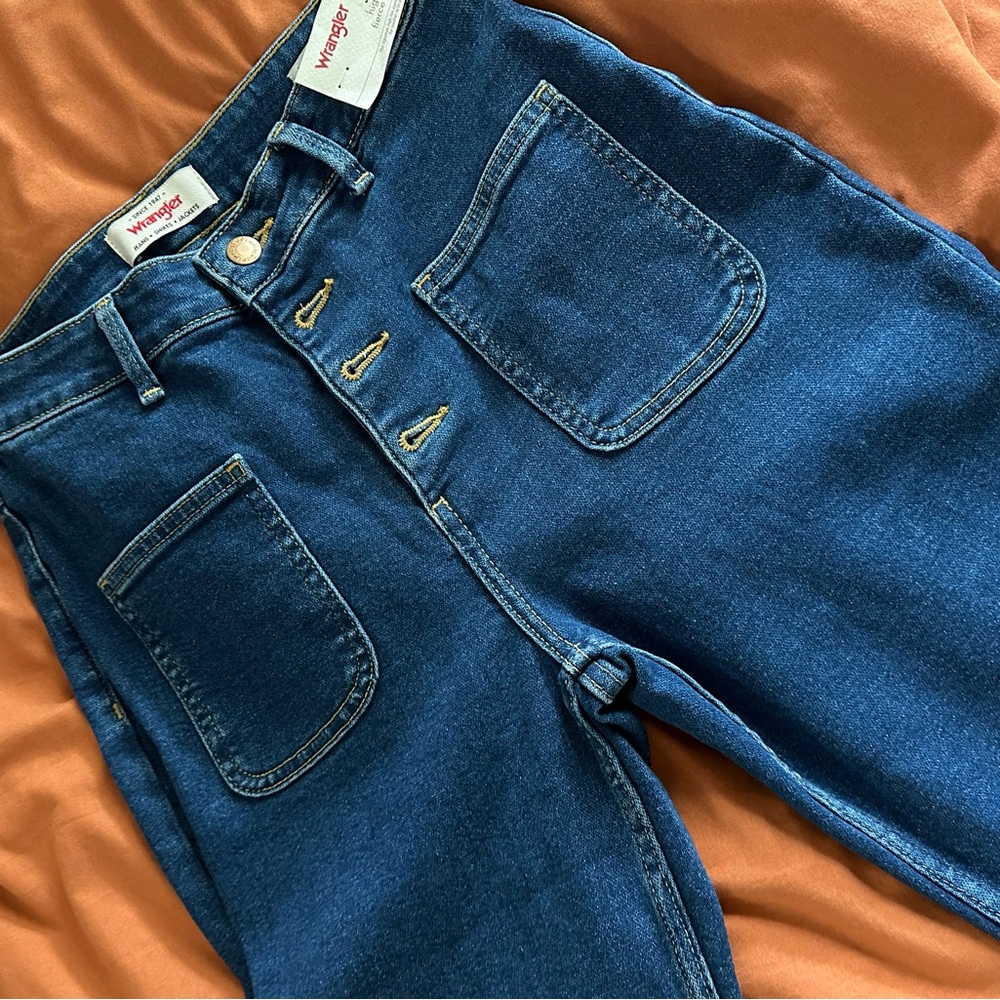 Women’s Wrangler high rise flare jeans